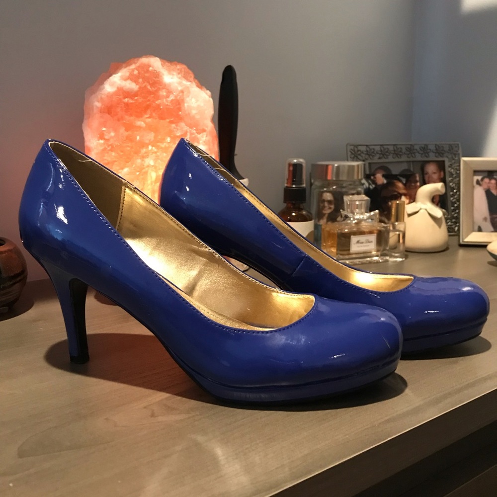 Steve Madden patent leather blue heels. Size 8.5